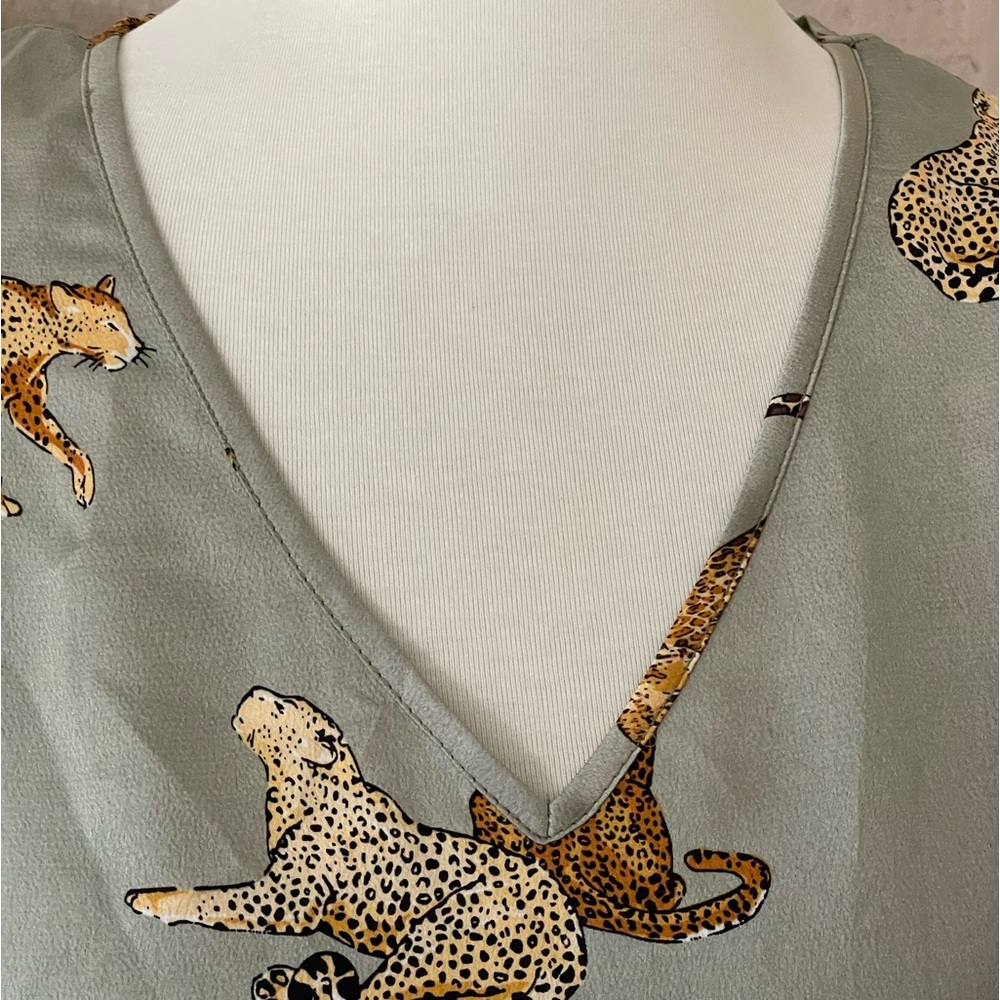 Leopard Top - Picture 2 of 4
